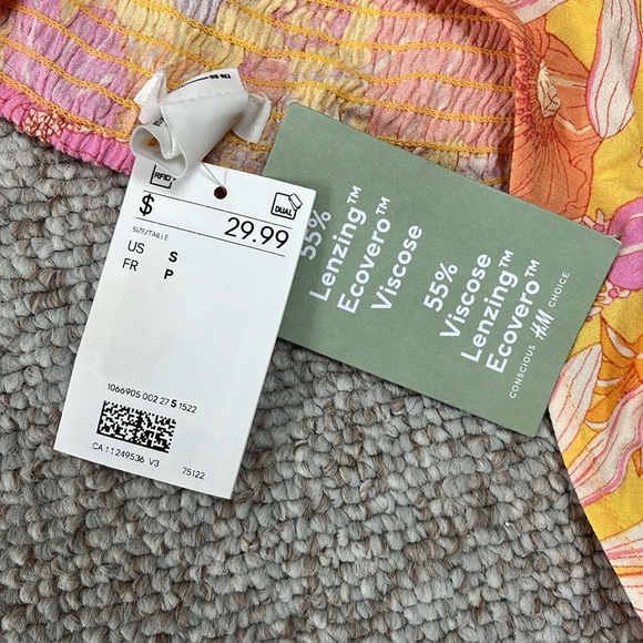 H&M floral top - Picture 3 of 5